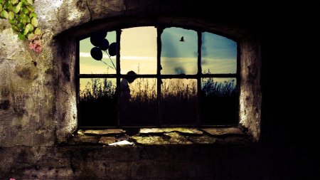 Стена с окнами