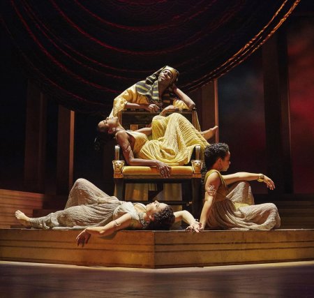 Клеопатра и марк антоний