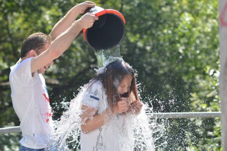 Обливание водой
