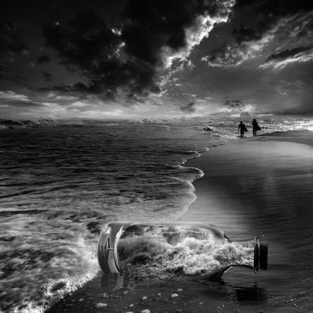 Море черно белое