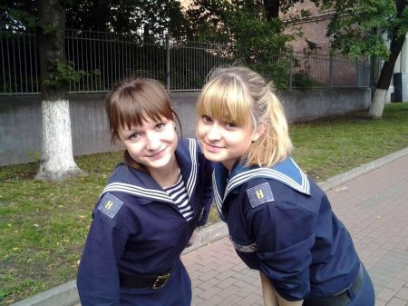 Военно морская форма девочки