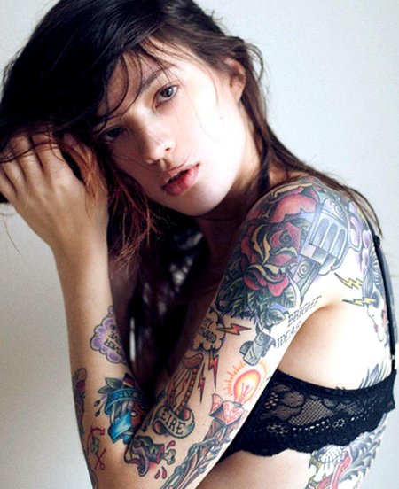 Татуировки на теле девушек