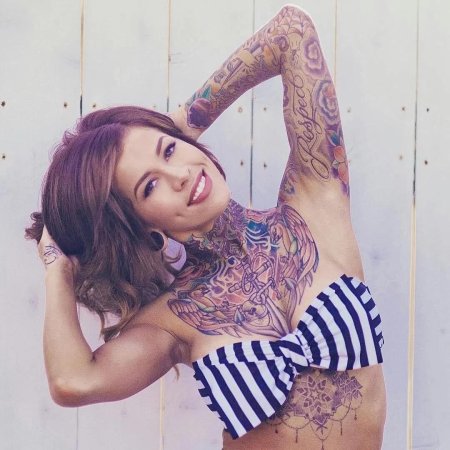 Модели с татуировками