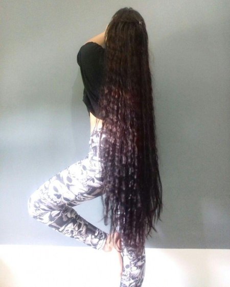 Девушка длинные волосы