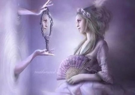 Женщина с зеркалом