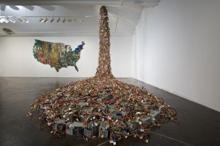 Инсталляция из вторсырья