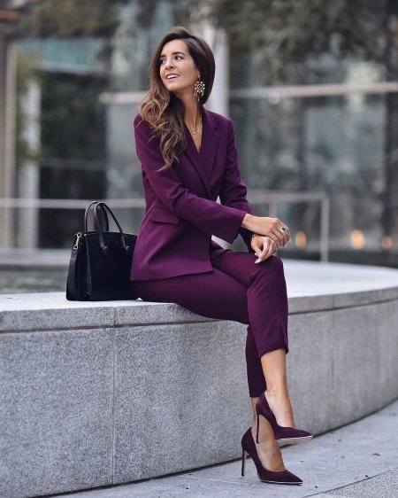 Элегантная одежда для женщин