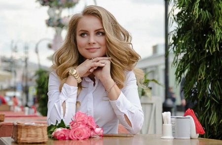 Красивая успешная женщина