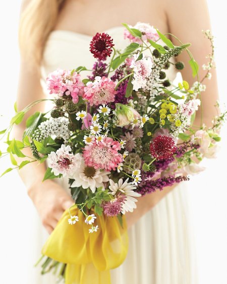 Свадебный букет с полевыми цветами