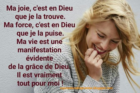 Смеющаяся девушка