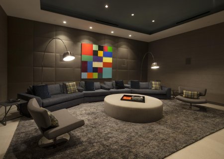 Необычный интерьер гостиной