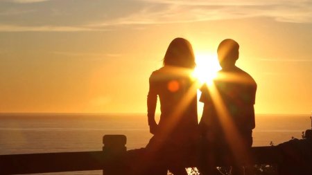 Пара на рассвете