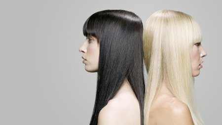 Брюнетка блондинка