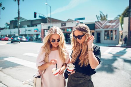 Модные подруги