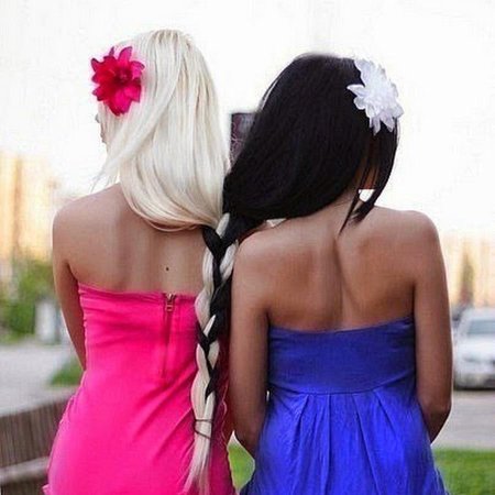 Брюнетка и блондинка