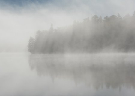 Озеро в тумане