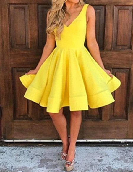 Желтое платье