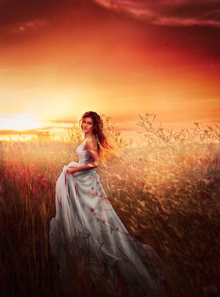 Девушка в длинном платье