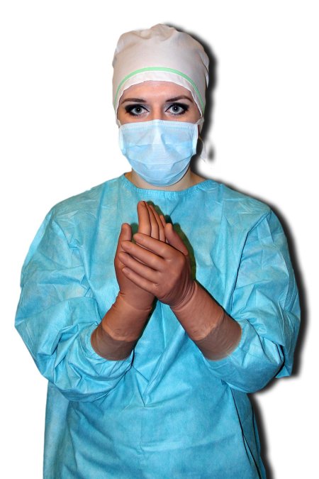 Женщины в медицинских перчатках