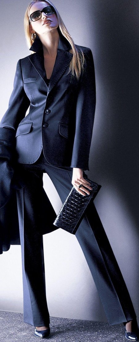 Деловой костюм