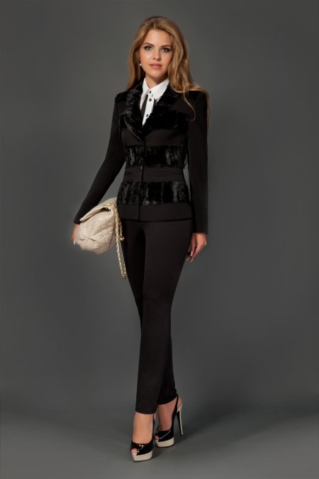 Брючные женские костюмы