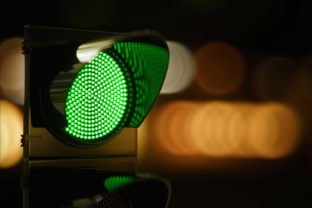 Зеленый сигнал светофора