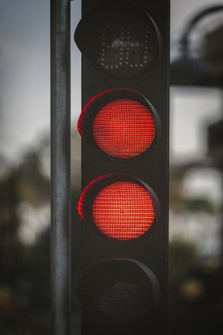 Красный цвет светофора