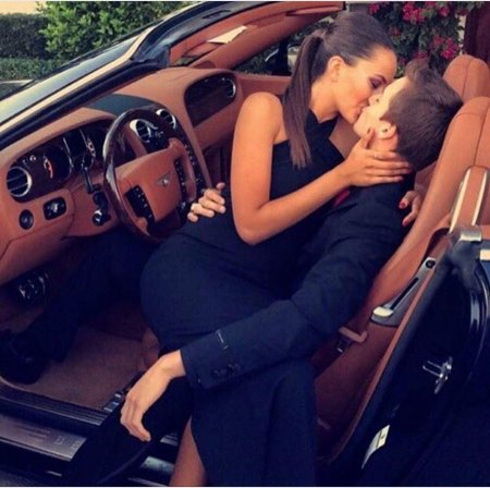 Пара в машине