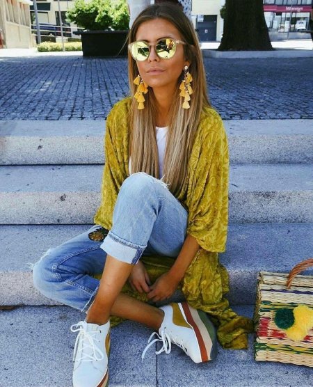 Модная девушка