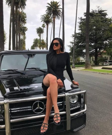 Роскошная жизнь девушки