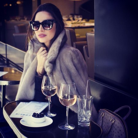 Девушка в ресторане