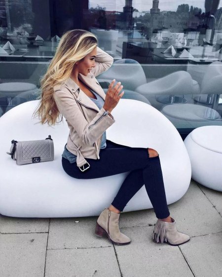 Девушка модная