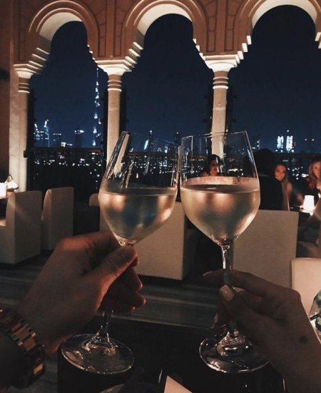 Романтический ужин с вином