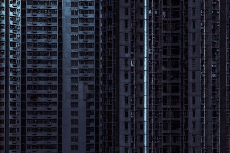 Темные многоэтажки