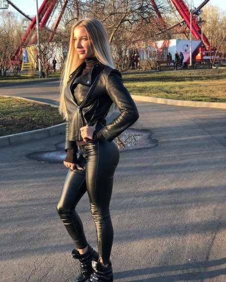 Ольга скобеева в кожаных штанах