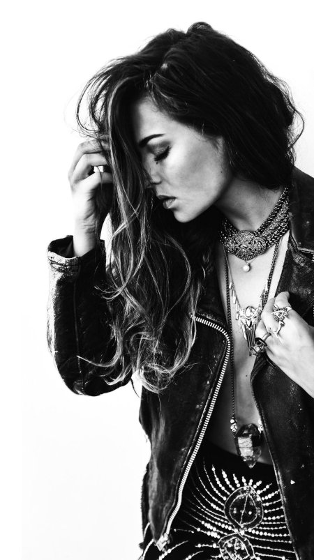 Дерзкая девушка