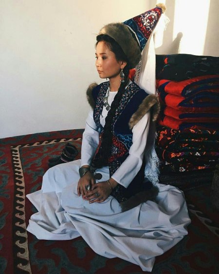 Кыргызский национальный костюм