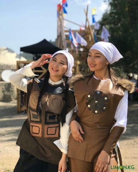 Кыргызская национальная одежда женская