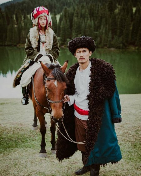 Киргизские национальные костюмы