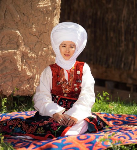 Кыргызская национальная одежда элечек