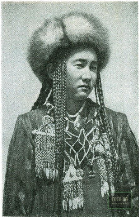 Киргизская девушка