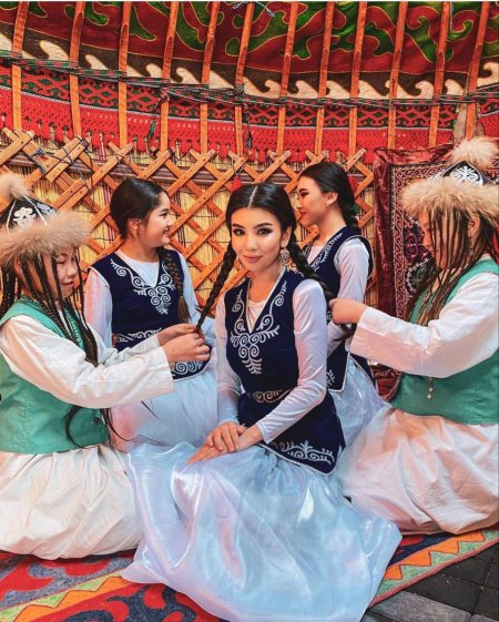 Национальные костюмы казахстана