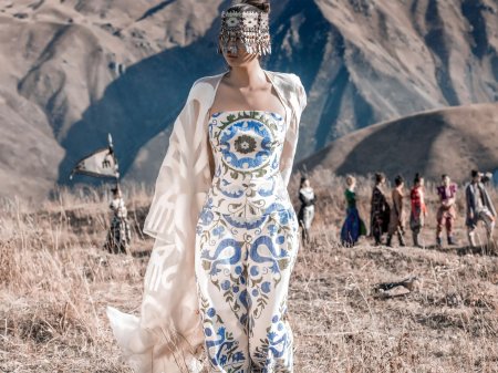 Казахские этнические костюмы