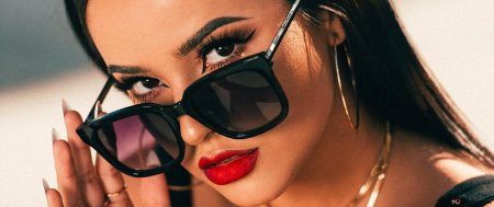 Becky g