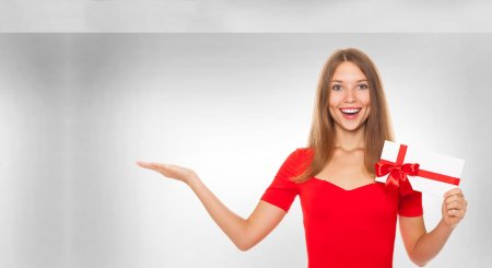 Девушка подарок