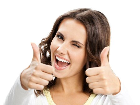 Девушка показывает класс