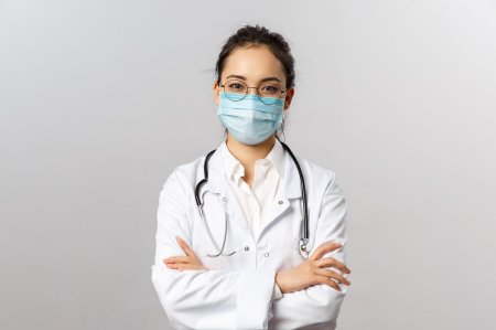 Женщина врач