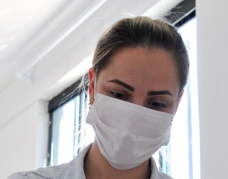 Красивая медсестра в больнице