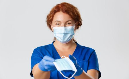 Пациент в маске