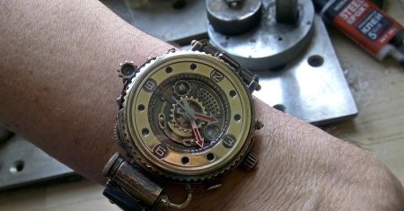 Дизельпанк часы наручные